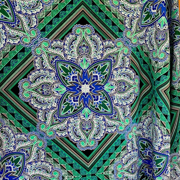 Roz & Ali Lightweight Summer Blouse. Very cool metal neck detail. Plus Size 2X - Picture 9 of 11